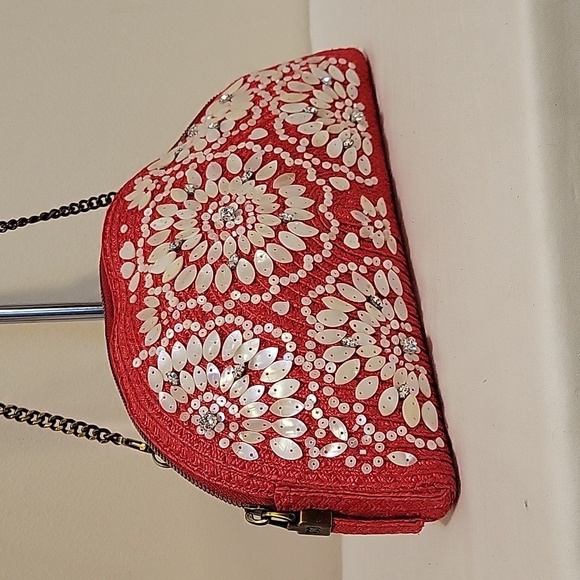 Eric Javits Red Straw Beaded Shoulder Bag - Picture 3 of 11